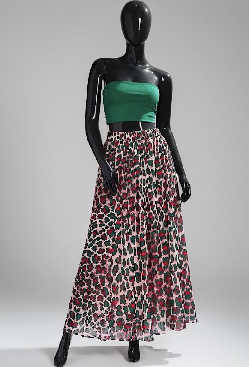 Grossiste Elle Style - Jupe LATINA avec fente avant, très fluide, doubler complètement en viscose.