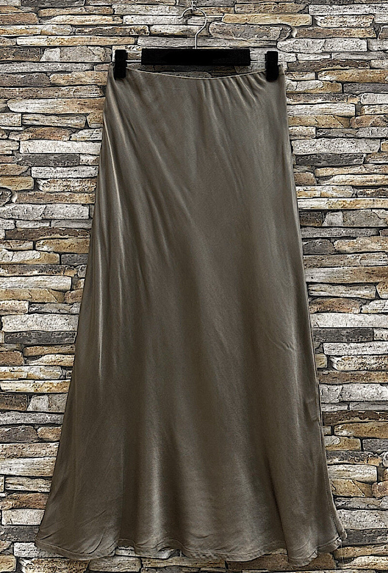 Wholesaler Elle Style - OCTAVE skirt, fluid and romantic, satin silk effect, in very silky viscose