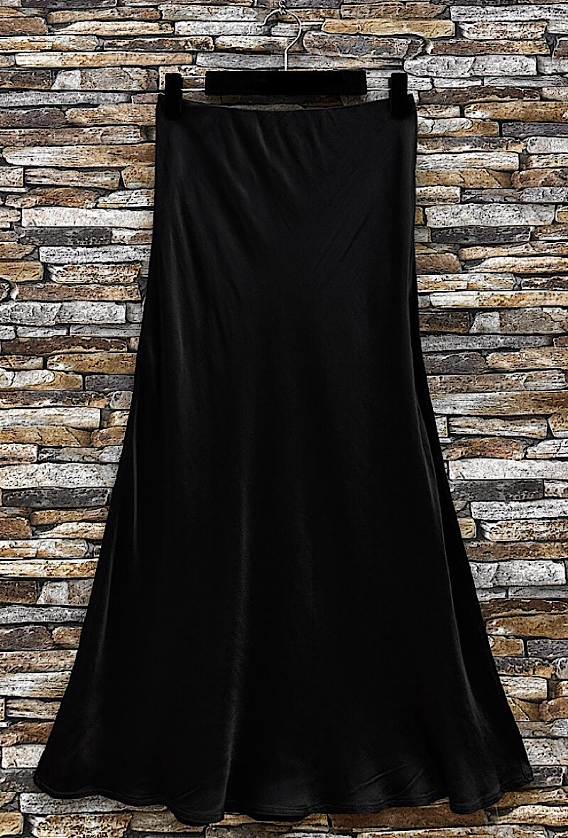 Wholesaler Elle Style - OCTAVE skirt, fluid and romantic, satin silk effect, in very silky viscose