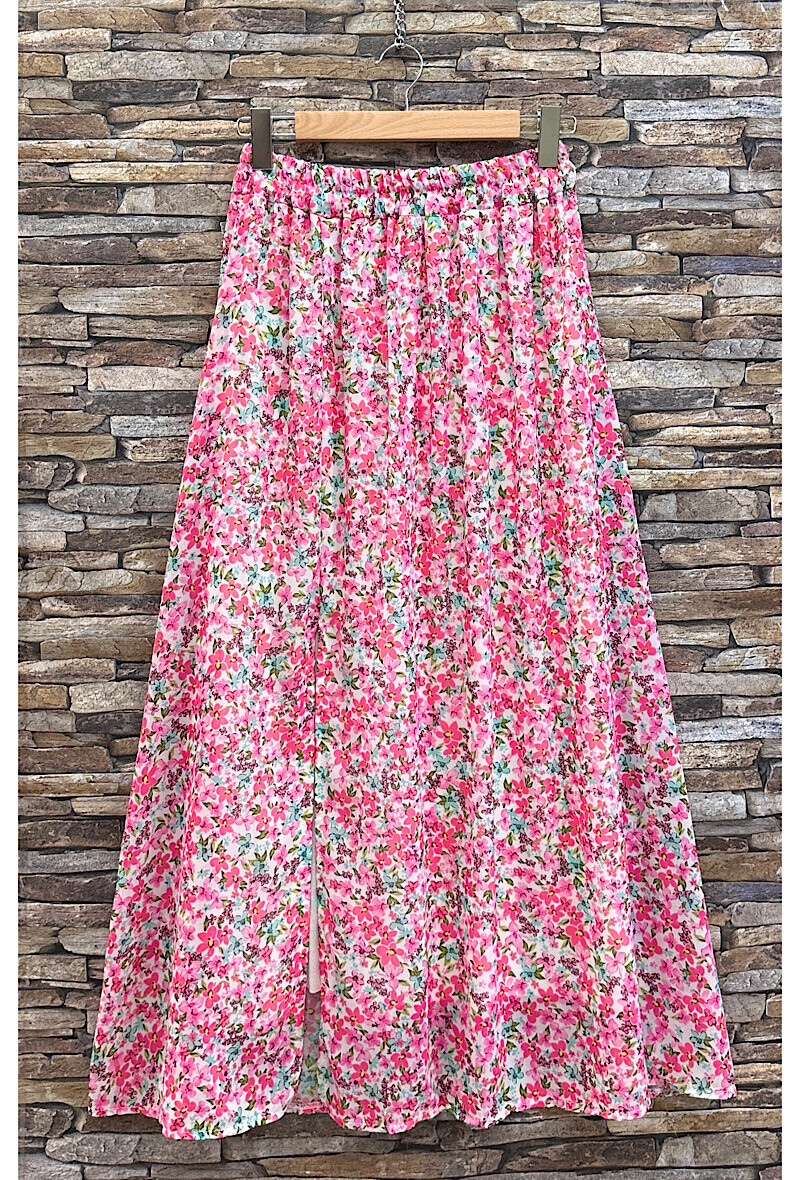 Grossiste Elle Style - Jupe LATINA avec fente avant, très fluide, doubler complètement en viscose.