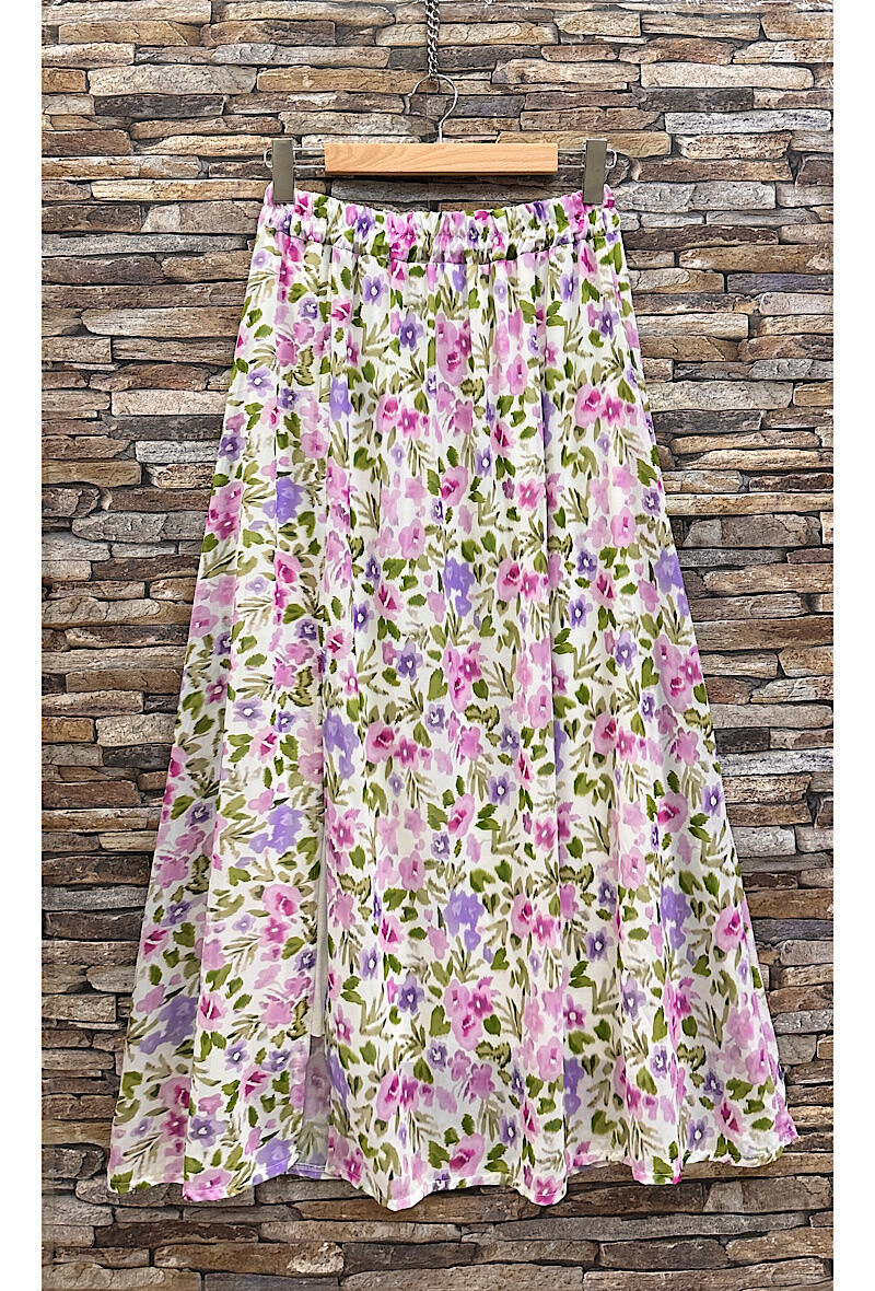 Grossiste Elle Style - Jupe LATINA avec fente avant, très fluide, doubler complètement en viscose.
