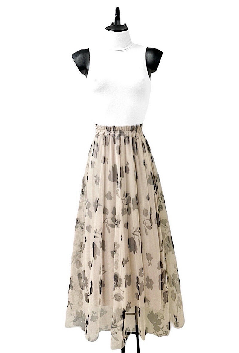 Grossiste Elle Style - Jupe ARIANA en tulle très fluide avec doublure en viscose.