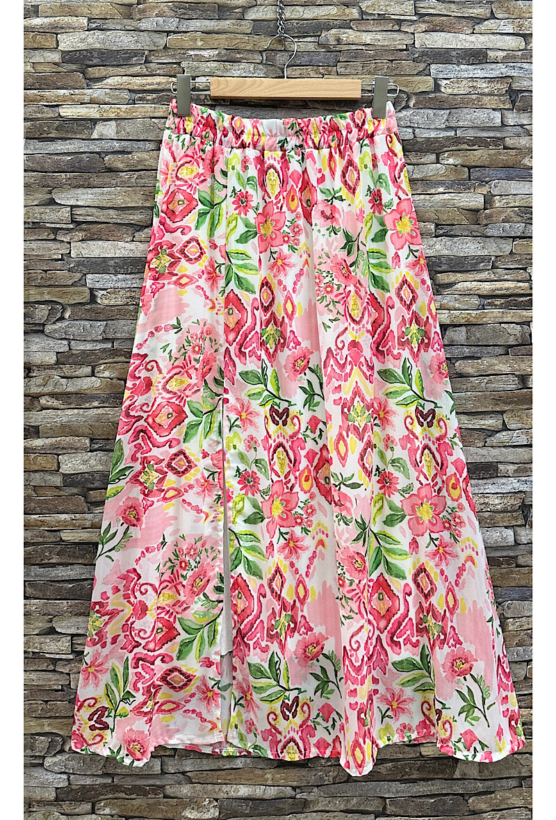 Grossiste Elle Style - Jupe LATINA avec fente avant, très fluide, doubler complètement en viscose.