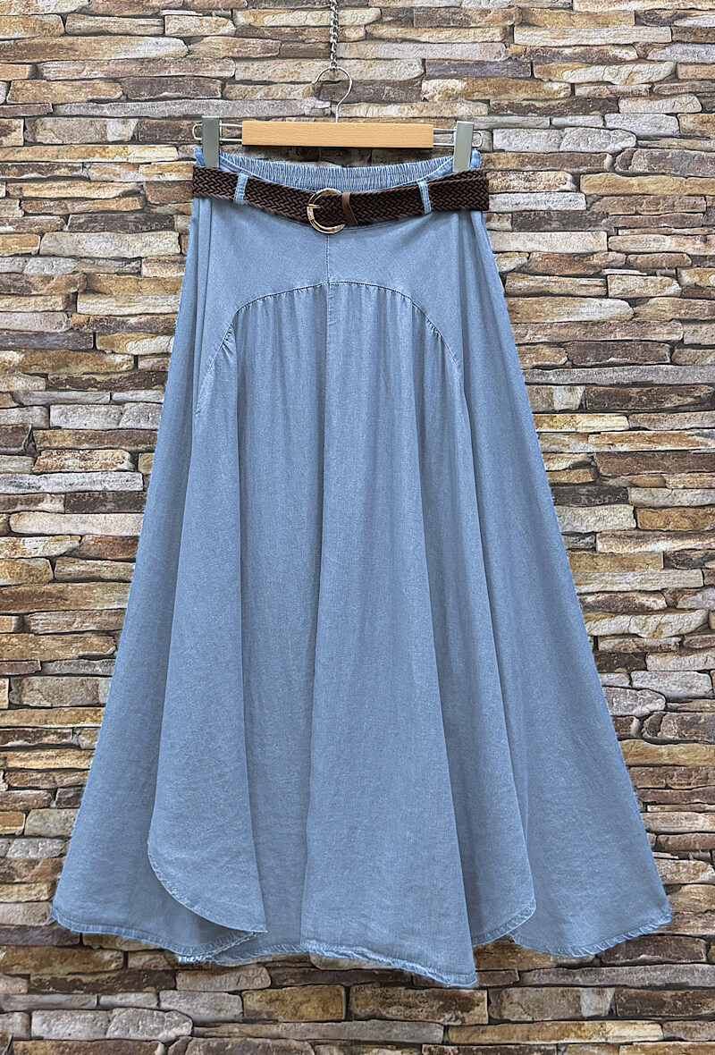 Mayorista Elle Style - Falda LARIANNE muy fluida en denim de MATERIAL LYOCELL con cinturón y bolsillos delanteros