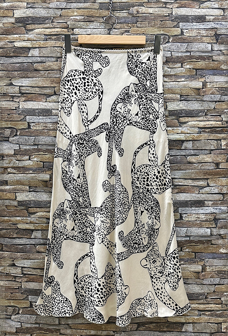 Grossiste Elle Style - Jupe MONIE imprimé en viscose satinée effet soie avec bordure dentelle