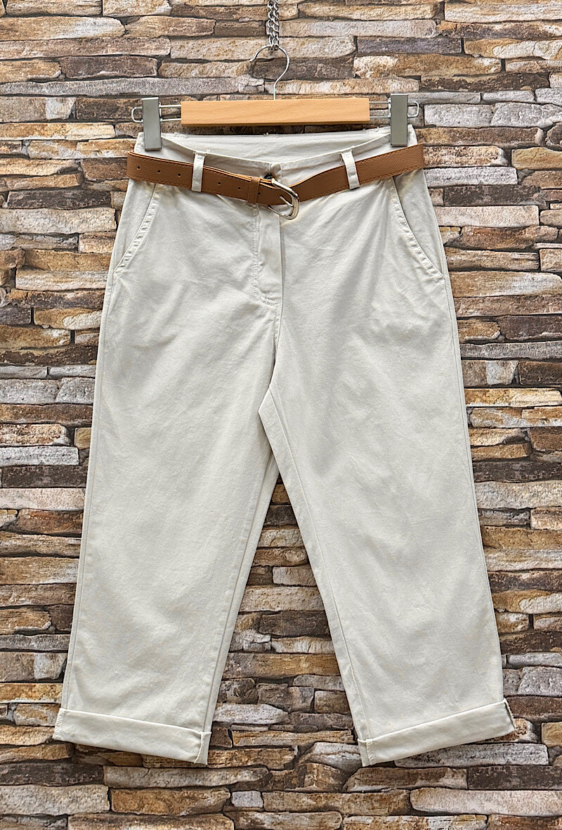 Großhändler Elle Style - Chino-CAPRI-Hose aus Baumwolle mit Fronttaschen und Gürtel. Schick und lässig.
