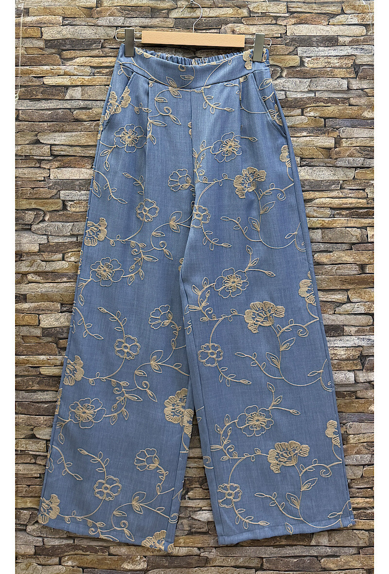 Großhändler Elle Style - CORINA weite und fließende Hose mit Stickereien, lässig und schick mit elastischem Bund und Vordertaschen