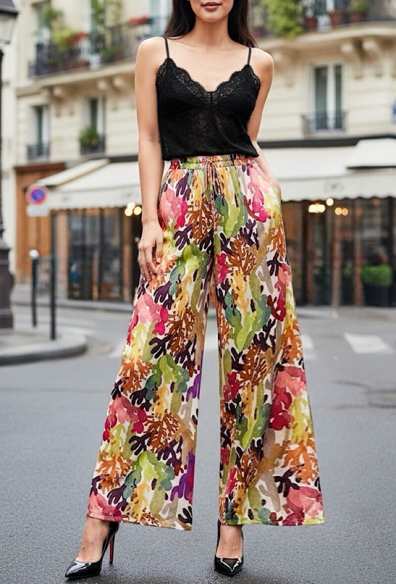 Grossista Elle Style - Pantaloni KATY stampati in raso di viscosa effetto seta con tasche, fluidi