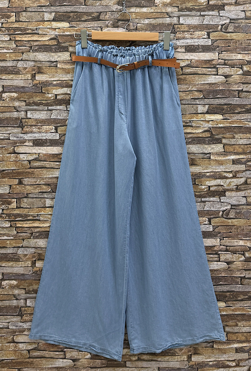 Grossista Elle Style - Pantaloni palazzo EVA molto fluidi in denim con tasche frontali e vita elastica in MATERIALE LYOCELL con cintura.