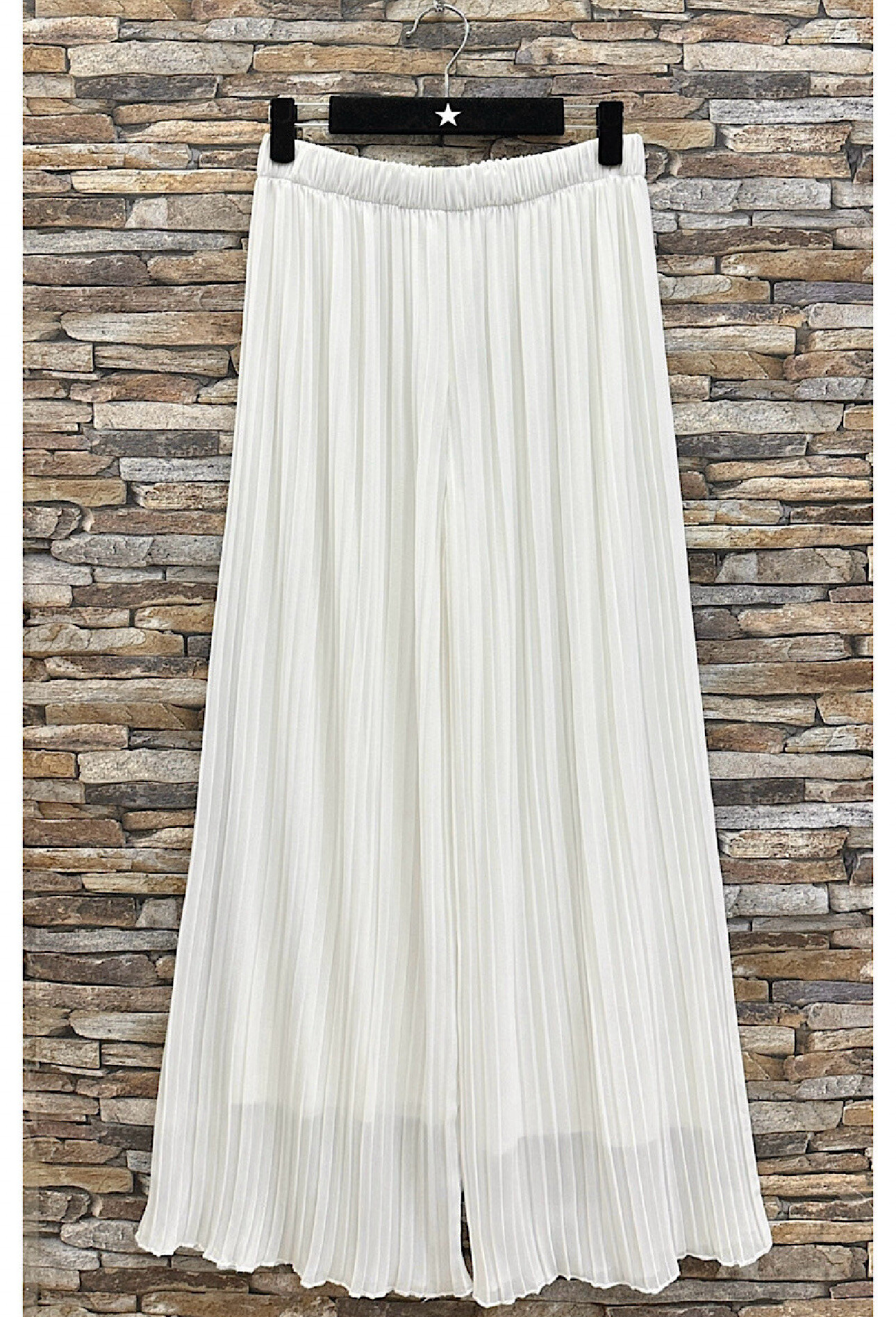 Großhändler Elle Style - ALMA ROMY plissierte Hose, sehr fließend mit Druck und LANGEM Viskosefutter.