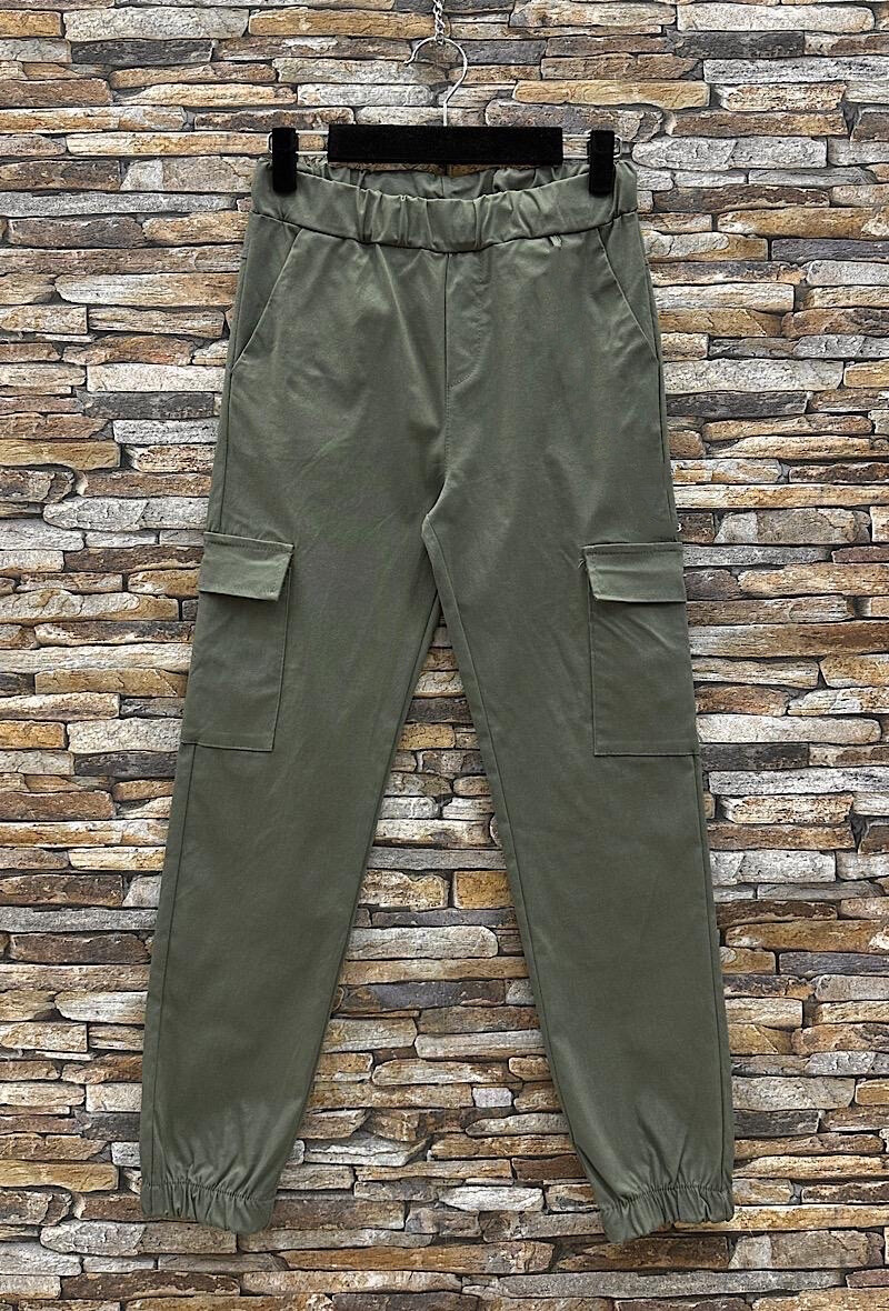 Wholesaler Elle Style - Very stretchy CARGO pants with pockets and accessory