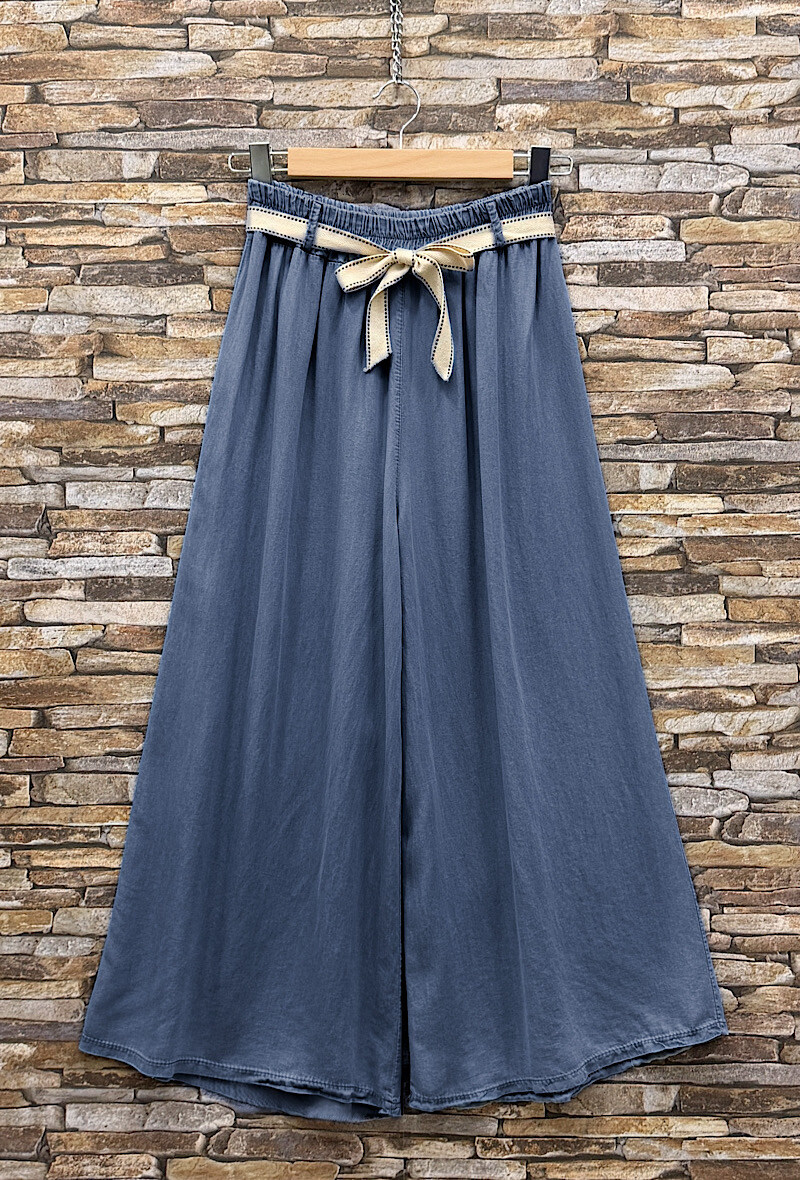 Grossista Elle Style - Pantaloni palazzo AVAT molto fluidi in denim, elastico in vita in MATERIALE LYOCELL con cintura.