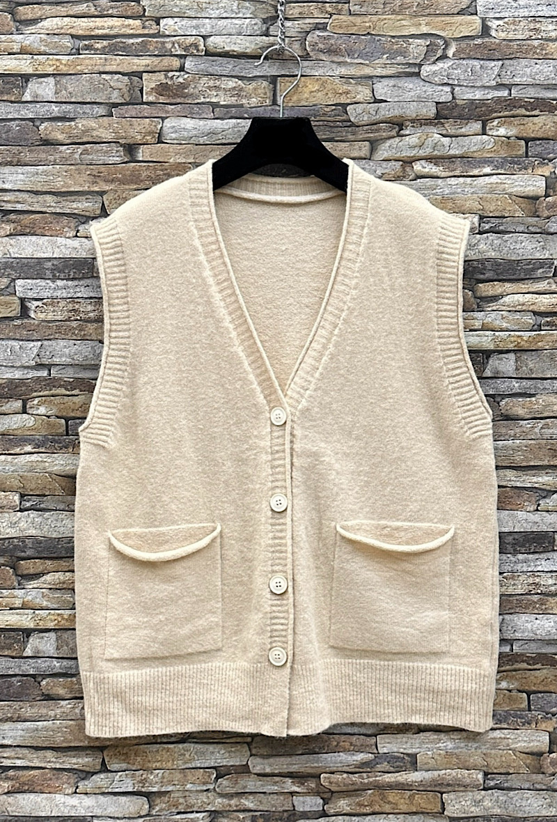 Grossista Elle Style - Giacca ALBA in lana molto morbida con bottoni e tasche