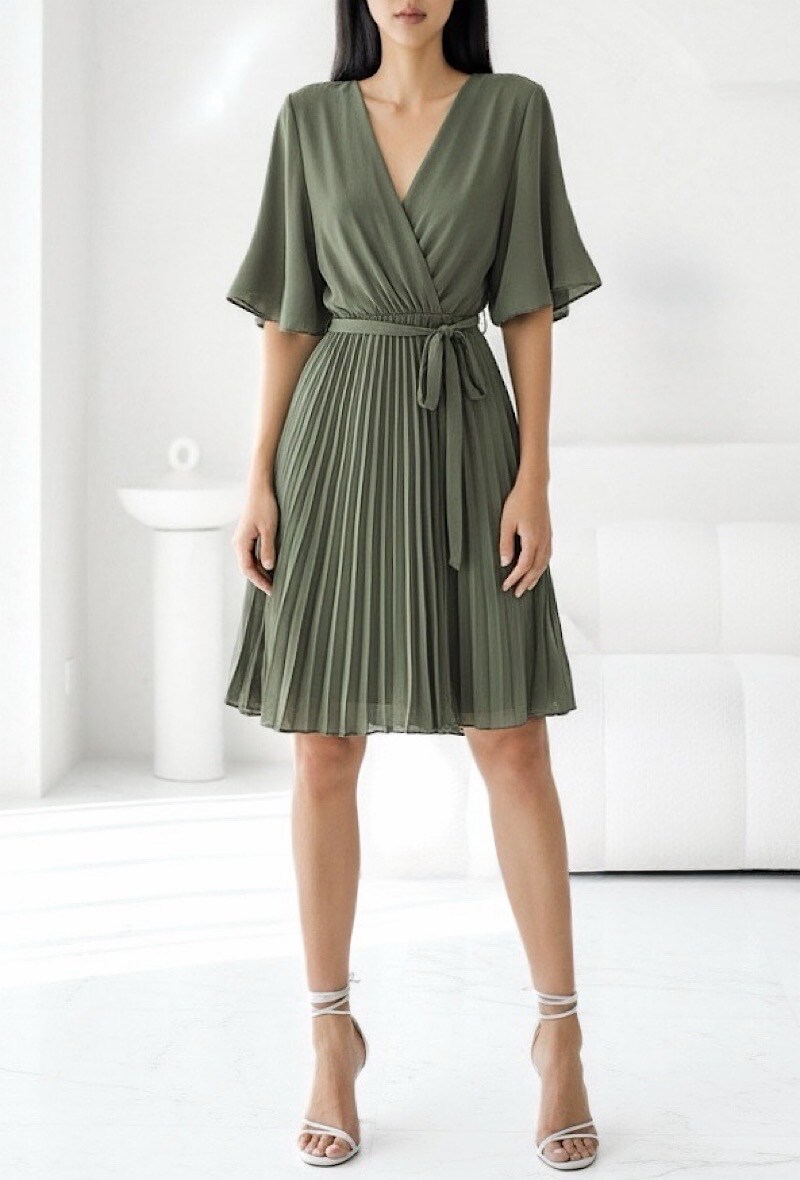 Mayorista Elle Style - Vestido cruzado BETANY, plisado fluido con forro de viscosa