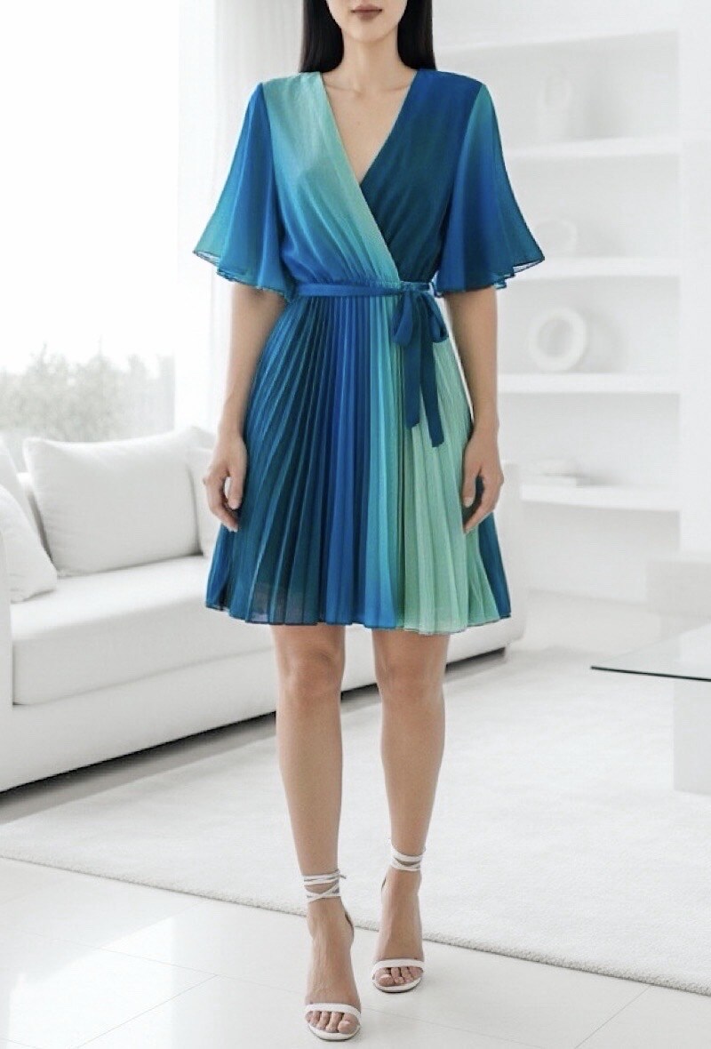 Mayorista Elle Style - Vestido cruzado BETANY con estampado, pliegues fluidos y forro de viscosa