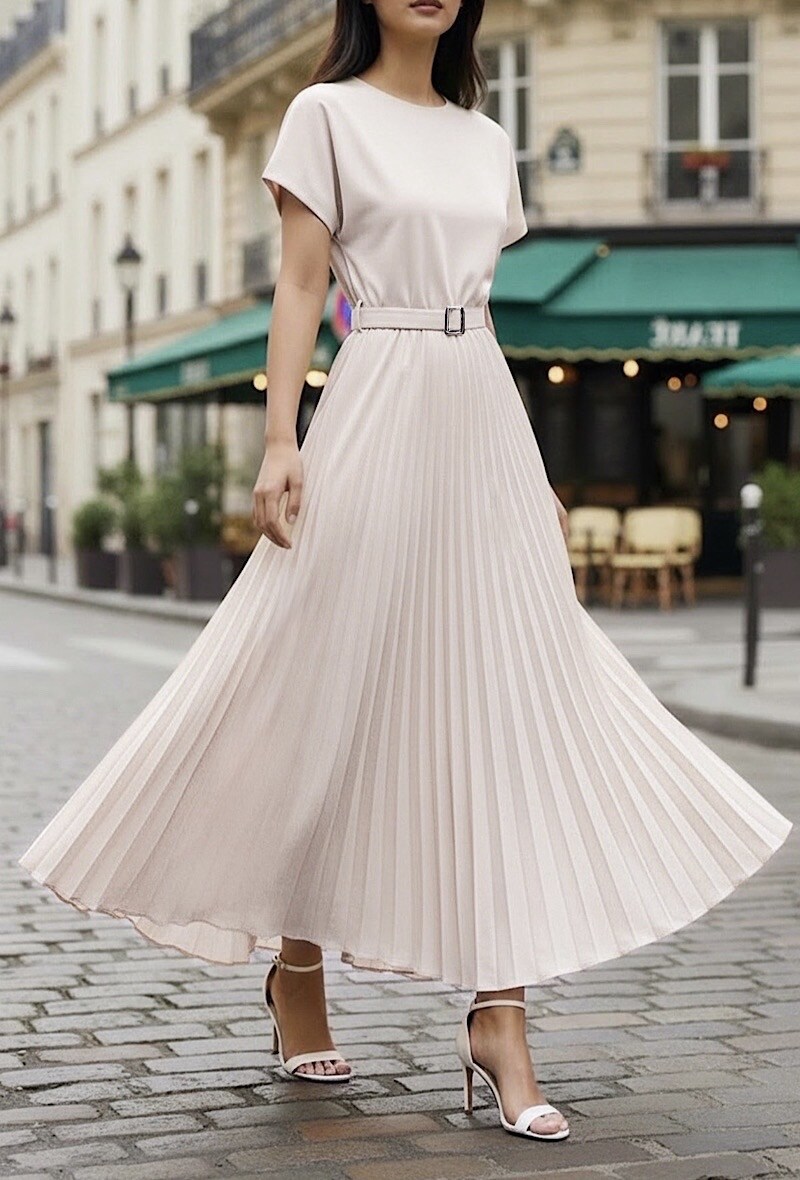 Grossista Elle Style - Abito plissettato SISILE molto fluido in DOPPIO MATERIALE. TESSUTI PREMIUM. Top in viscosa con cintura fatta a mano