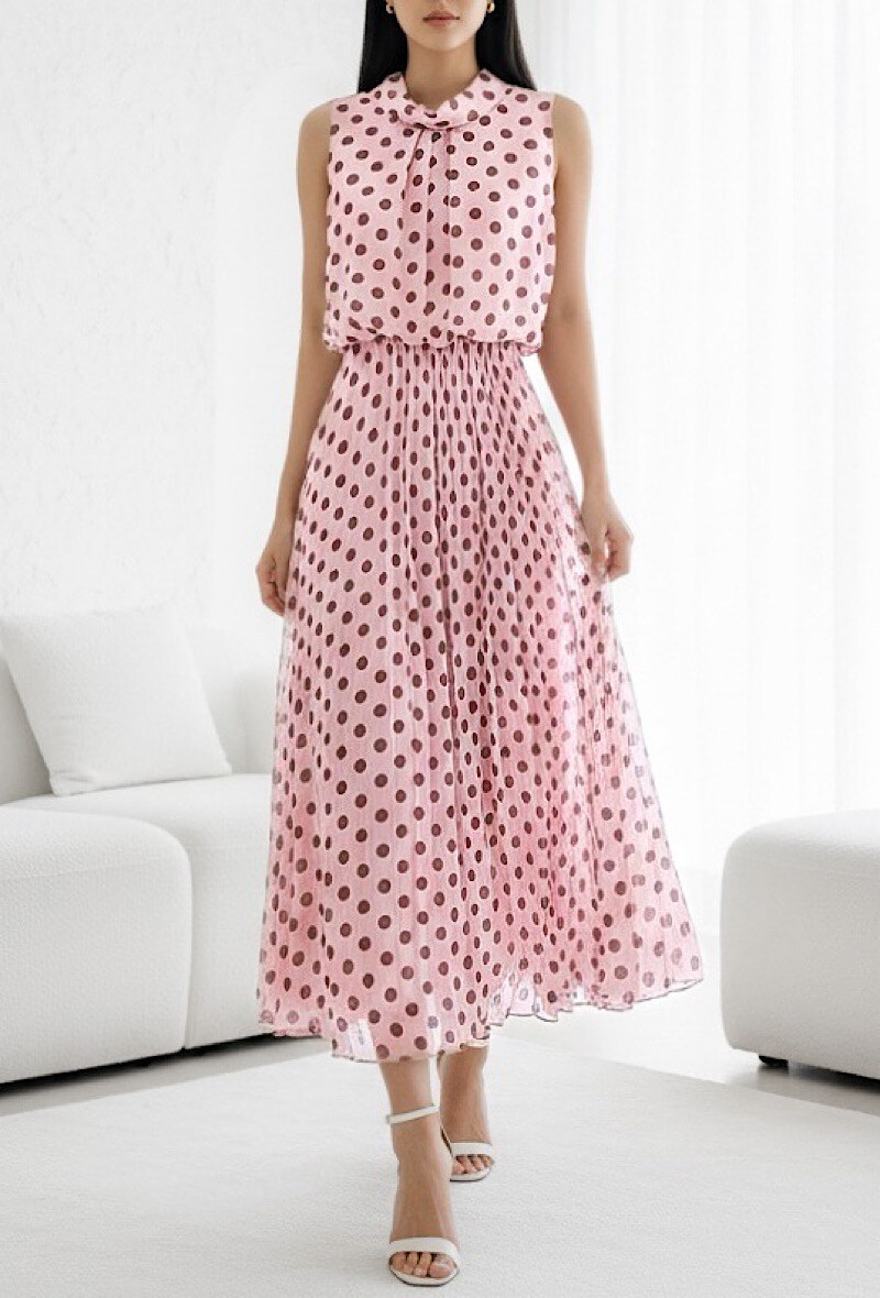 Großhändler Elle Style - POLKY plissiertes Kleid mit Punkten, sehr fließend mit Viskosefutter. BOHEMIAN CHIC und IM TREND.