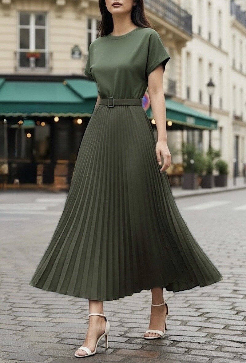 Grossista Elle Style - Abito plissettato SISILE molto fluido in DOPPIO MATERIALE. TESSUTI PREMIUM. Top in viscosa con cintura fatta a mano