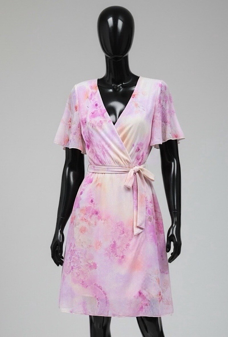 Grossiste Elle Style - Robe FIONA croisée imprimée très fluide avec doublure en viscoses