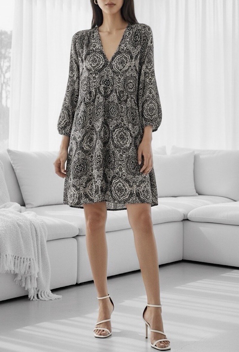 Grossista Elle Style - Abito CLEMENCE con stampa molto fluida, maniche lunghe, fodera in viscosa
