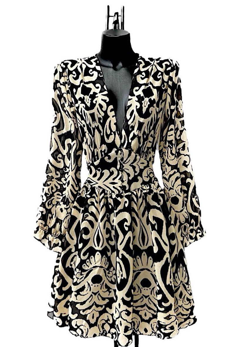 Grossiste Elle Style - Robe JULIETTE imprimé, avec manches longues, boutons et doublure en viscose