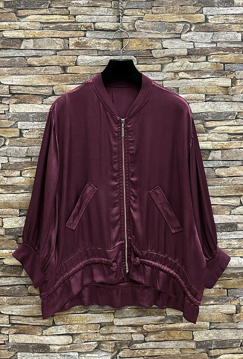 Grossista Elle Style - Gilet HELLIE in viscosa satinata effetto seta, fluido e romantico con cerniera