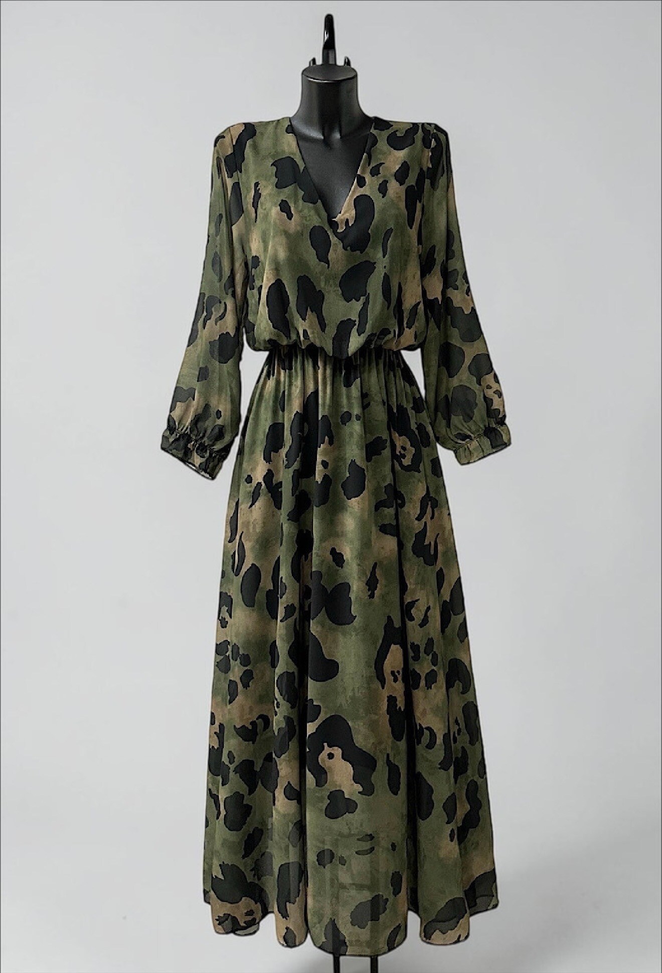 Grossiste Elle Style - Robe VALLIA col v imprimé, très fluide avec doublure en viscose