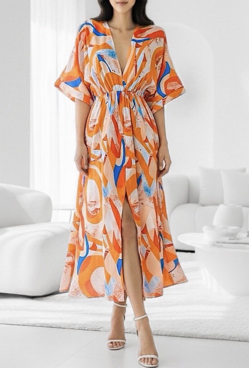 Mayorista Elle Style - Vestido MARIA, fluido, elegante y romántico con abertura frontal.