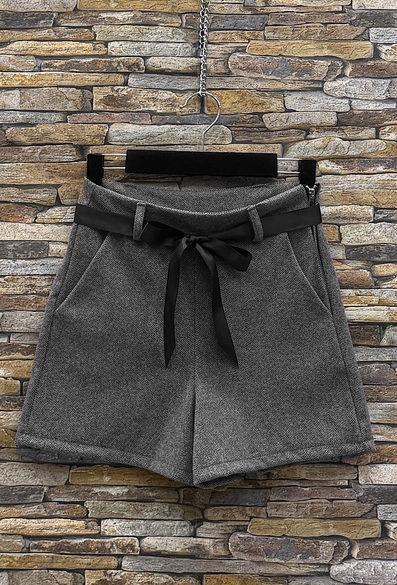 Großhändler Elle Style - DAVY Shorts mit gepolstertem Schleifengürtel Dicke Wollflanell-Optik