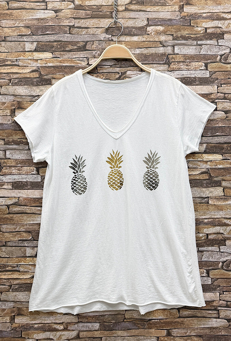 Grossista Elle Style - T-shirt CLARA in cotone morbido con stampa, casual e chic con scollo a V.