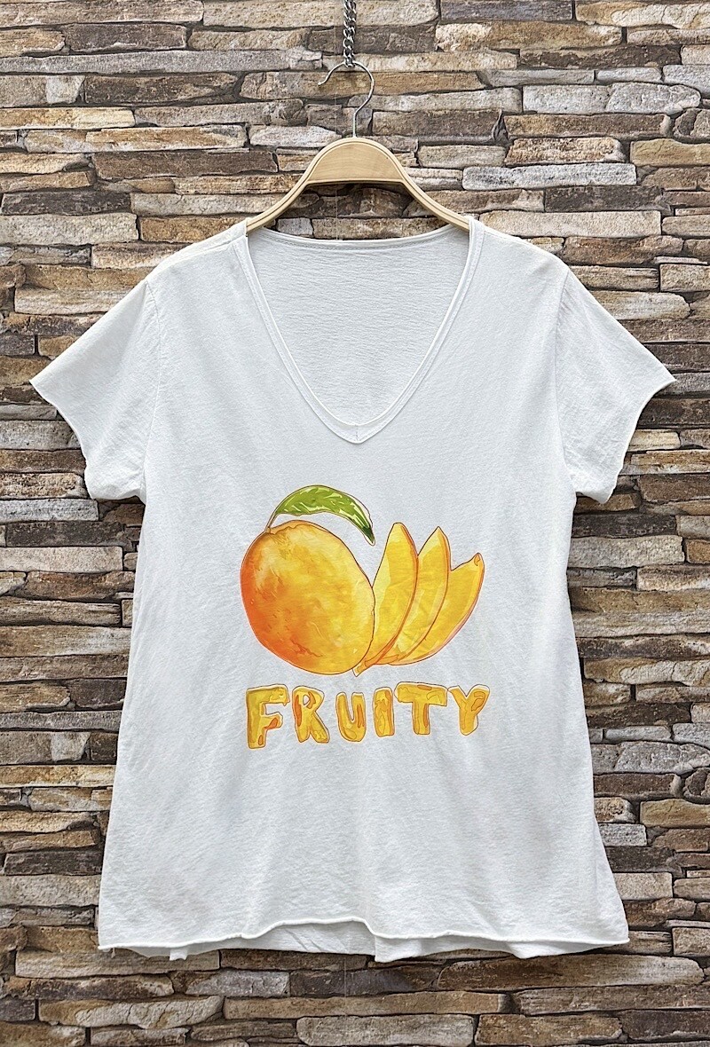 Grossista Elle Style - T-shirt CLARA in cotone morbido con stampa, casual e chic con scollo a V.