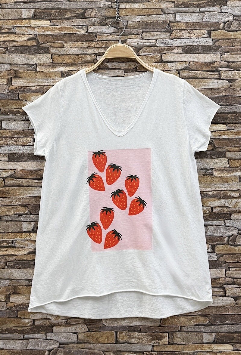 Großhändler Elle Style - CLARA T-Shirt aus weicher Baumwolle mit Print, lässig und schick mit V-Ausschnitt.