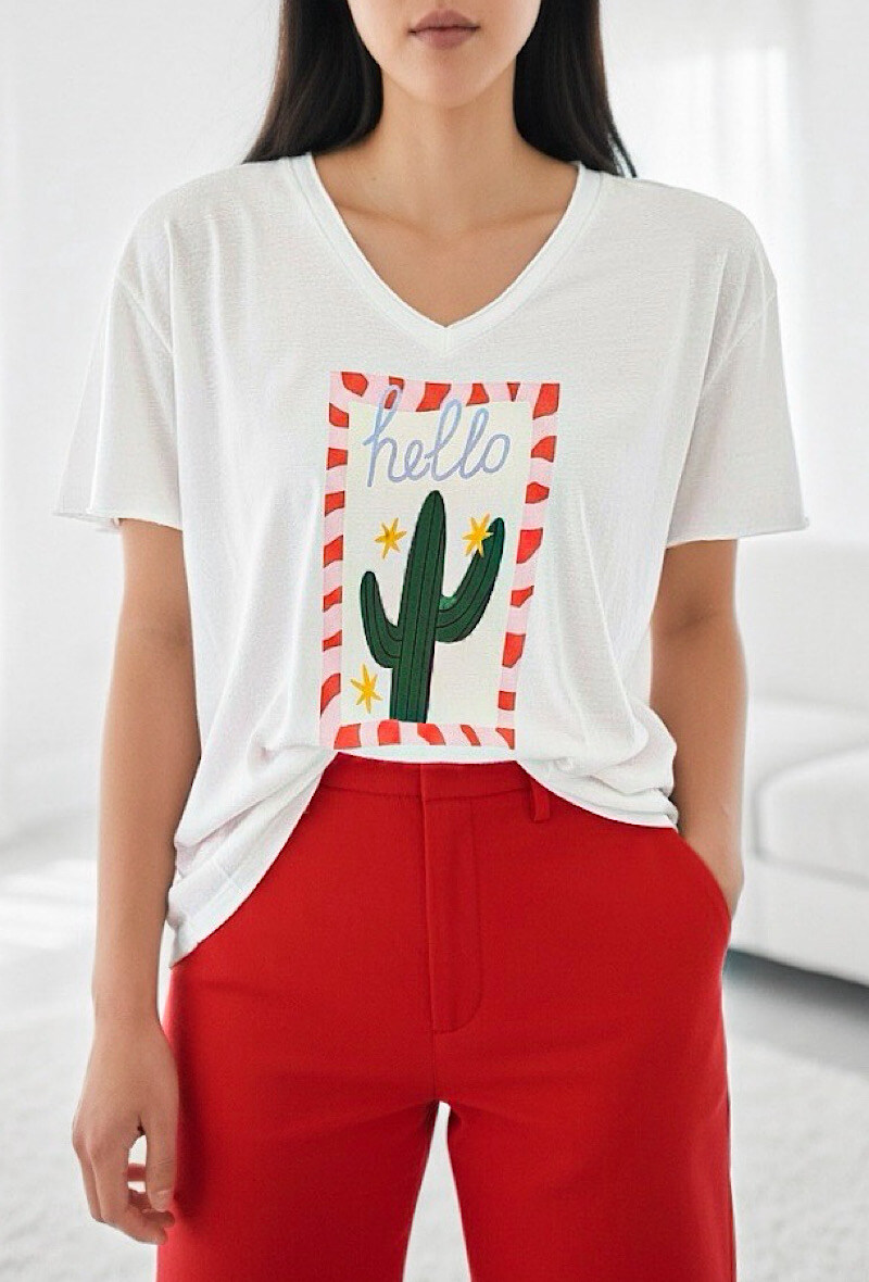 Mayorista Elle Style - Camiseta CLARA de algodón suave con estampado, casual y elegante con cuello en V.