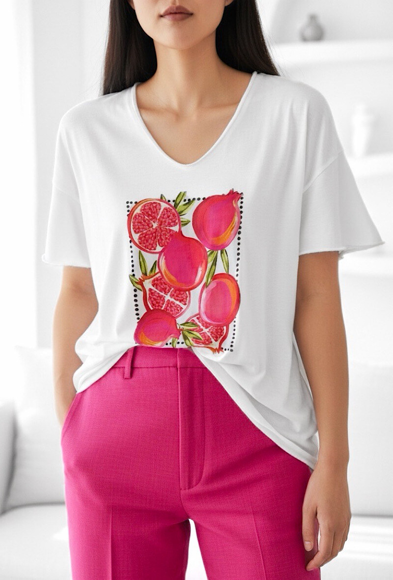 Grossista Elle Style - T-shirt CLARA in cotone morbido con stampa, casual e chic con scollo a V.