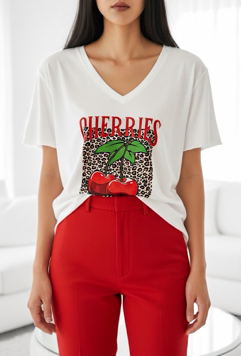 Mayorista Elle Style - Camiseta CLARA de algodón suave con estampado, casual y elegante con cuello en V.