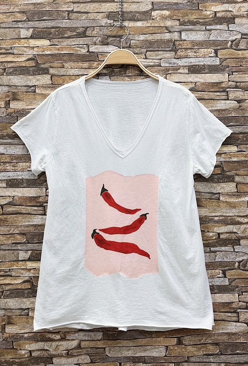 Grossista Elle Style - T-shirt CLARA in cotone morbido con stampa, casual e chic con scollo a V.