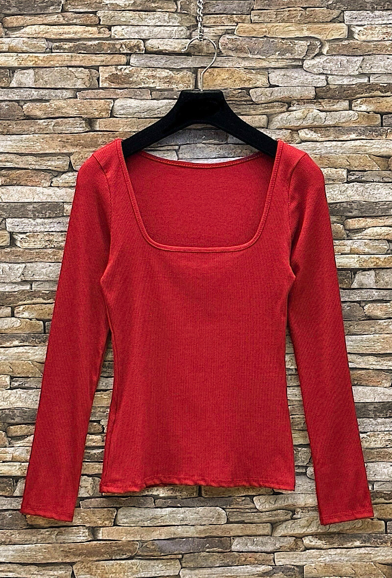 Wholesaler Elle Style - CARRA square neck top with trendy sleeve