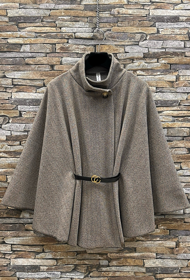 Grossiste Elle Style - Manteau ASTRID cape avec ceinture en flanelle, Tissus Automnale et Hivernale