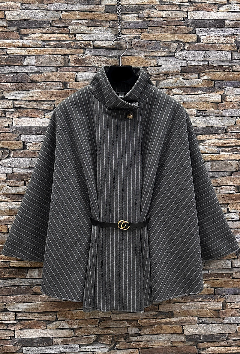 Grossiste Elle Style - Manteau ASTRID cape avec ceinture en flanelle, Tissus Automnale et Hivernale