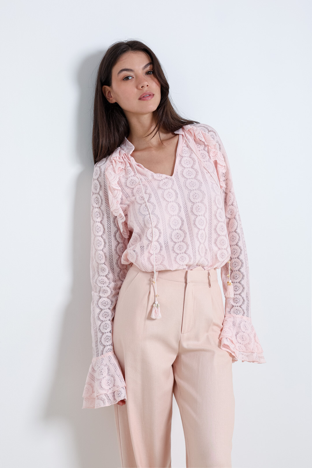 Grossiste ELLI WHITE - Blouse en dentelle