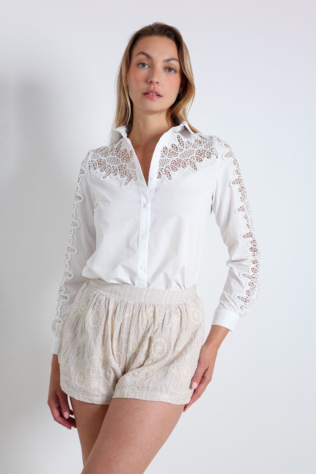 Mayorista ELLI WHITE - Camisa con inserción de encaje