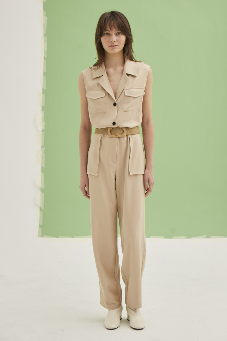 Wholesaler ELLI WHITE - Sleeveless cargo jumpsuit with pockets