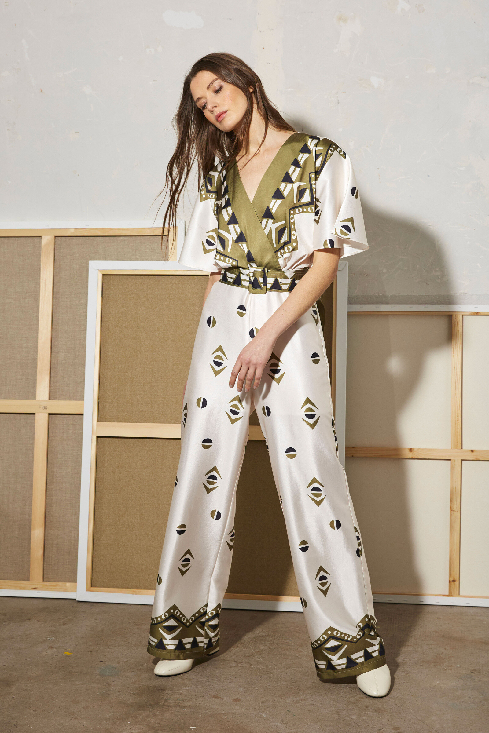 Wholesaler ELLI WHITE - Fluid combination with geometric patterns matching belt