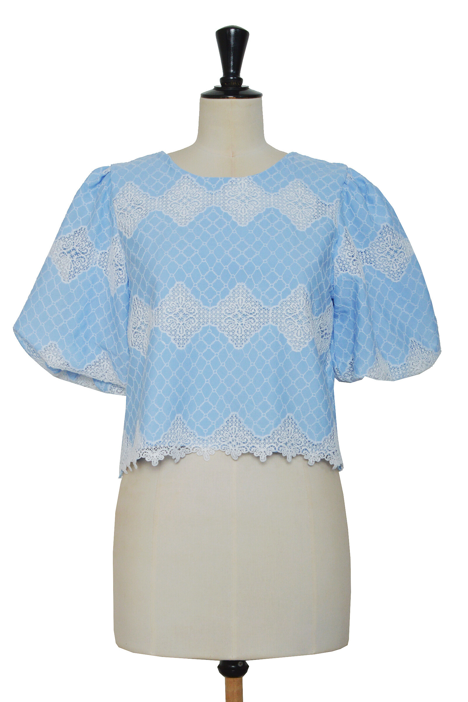 Wholesaler ELLI WHITE - Short lace blouse with puffy sleeves