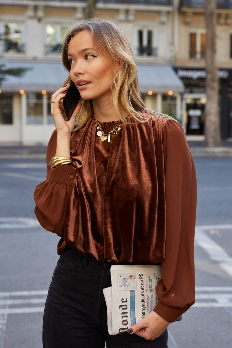 Grossiste ELLI WHITE - Blouse en velours fluide avec manches en voile et col froncé