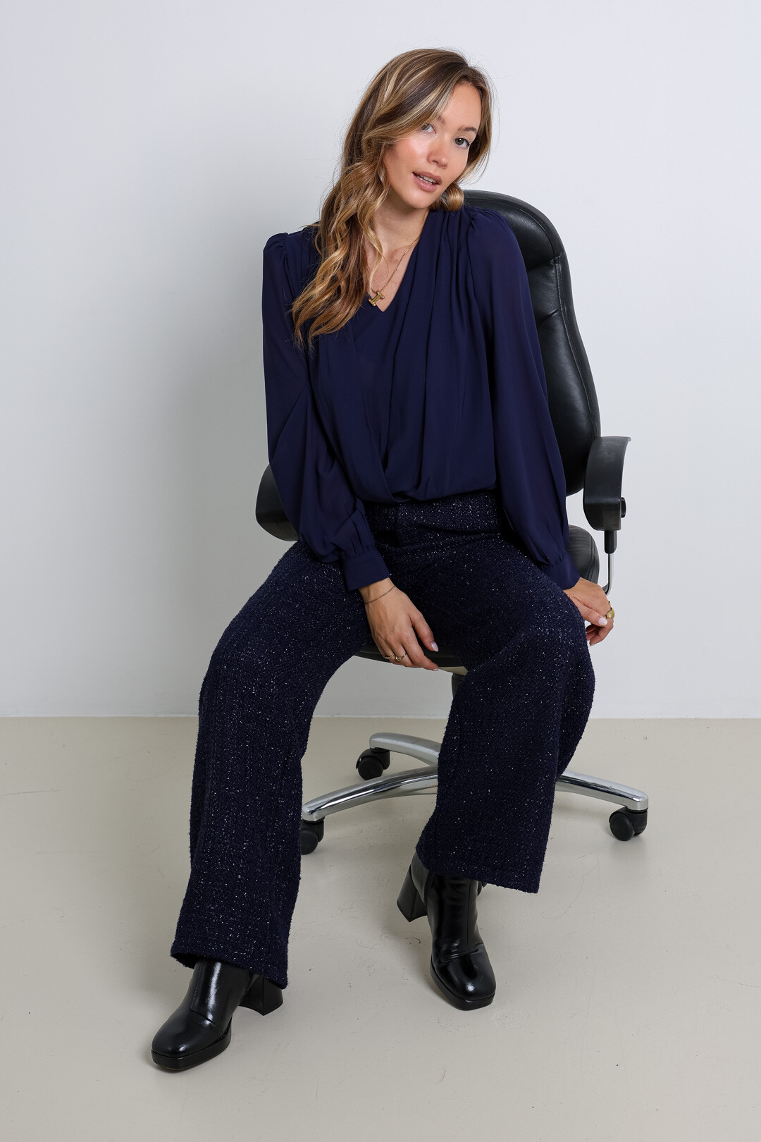 Wholesaler ELLI WHITE - Draped V-neck top