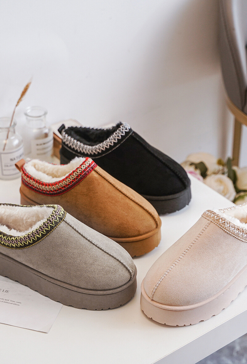 Grossiste EMAGINE (Rock and Joy) - CHAUSSONS FEMME A BRODERIE
