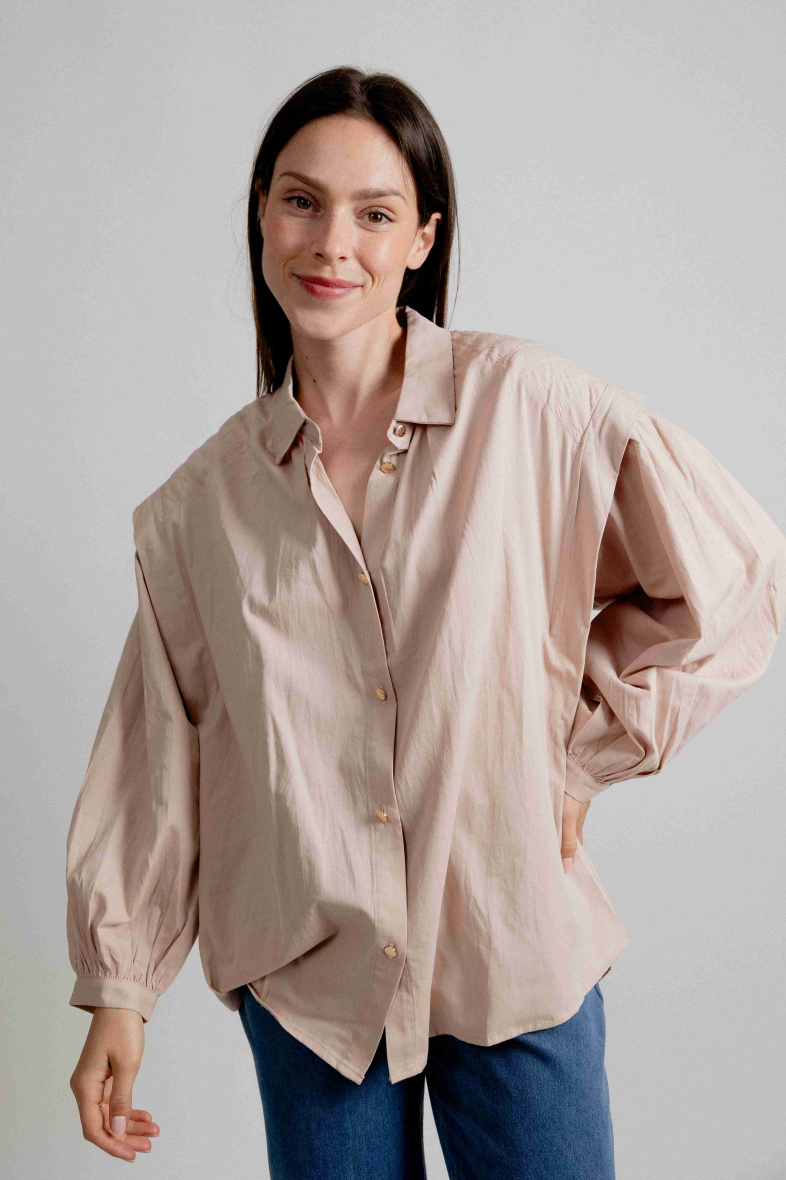 Wholesaler EMILIE K PRET A PORTER - Oversized shirt with wide shoulder and puff sleeve