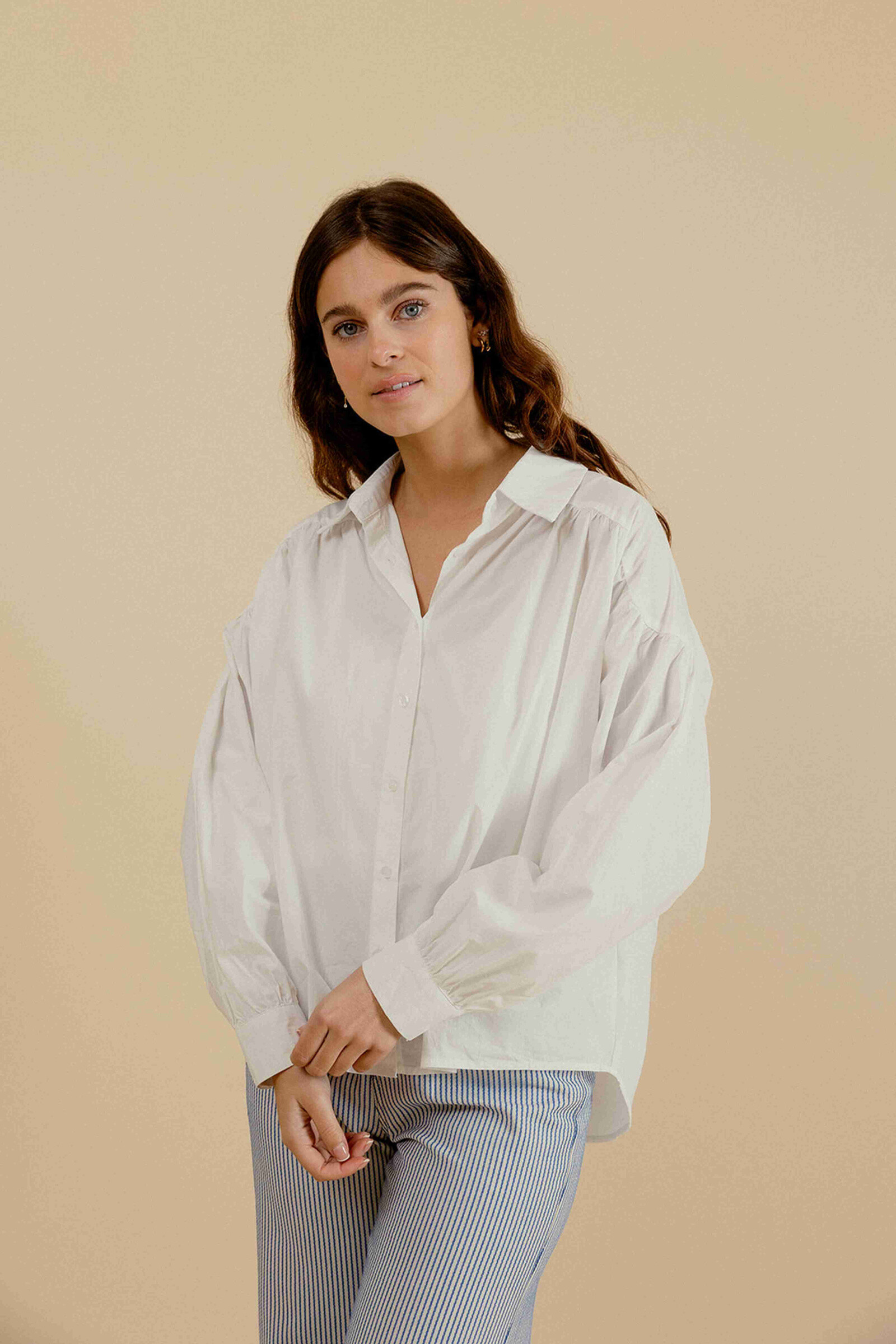 Wholesaler EMILIE K PRET A PORTER - Oversized shirt with loose fit