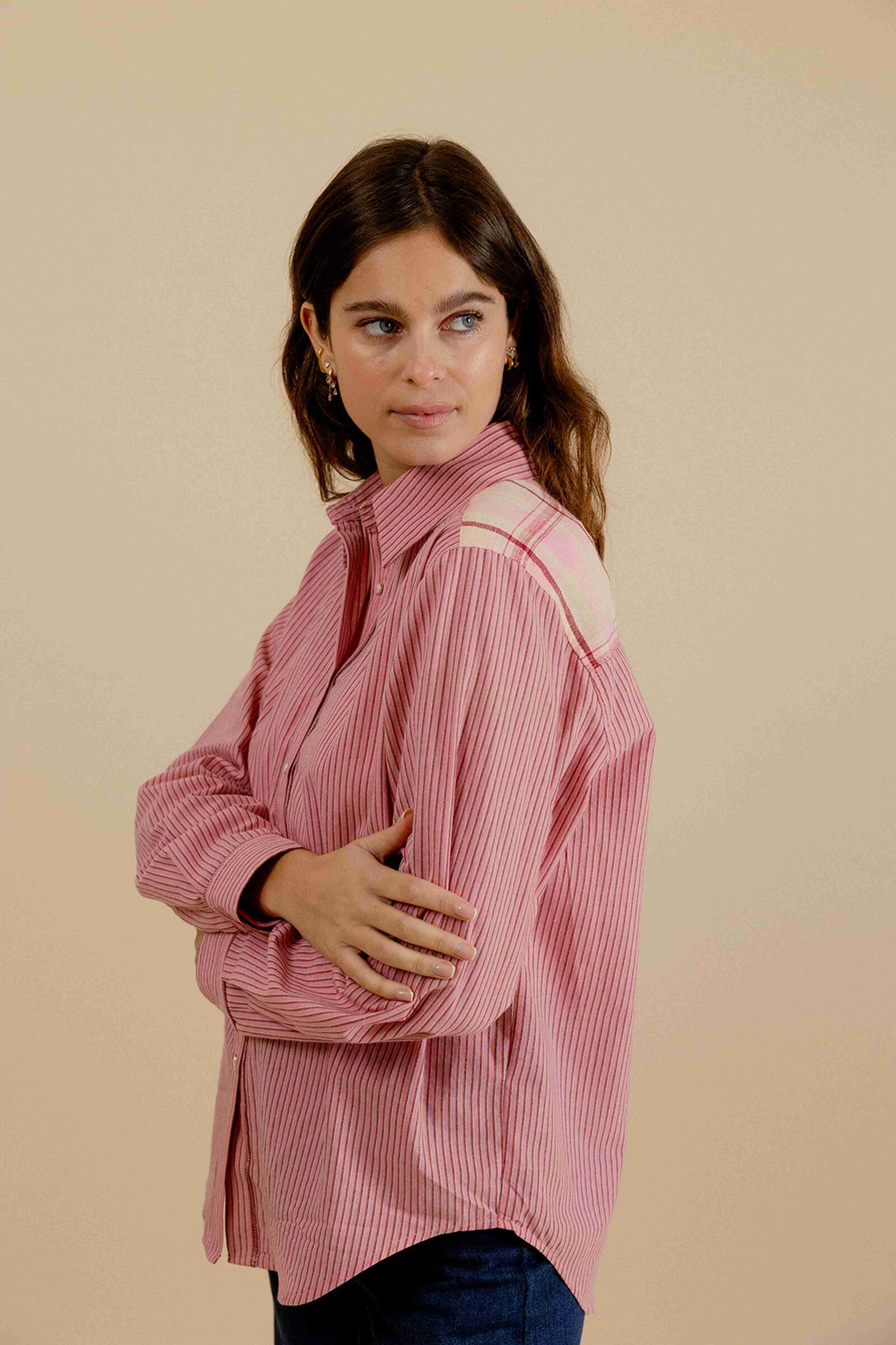 Wholesaler EMILIE K PRET A PORTER - Shirt with long sleeves and a striped panel on the back.